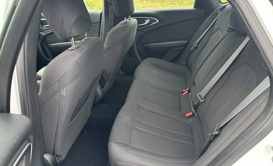CHRYSLER 200