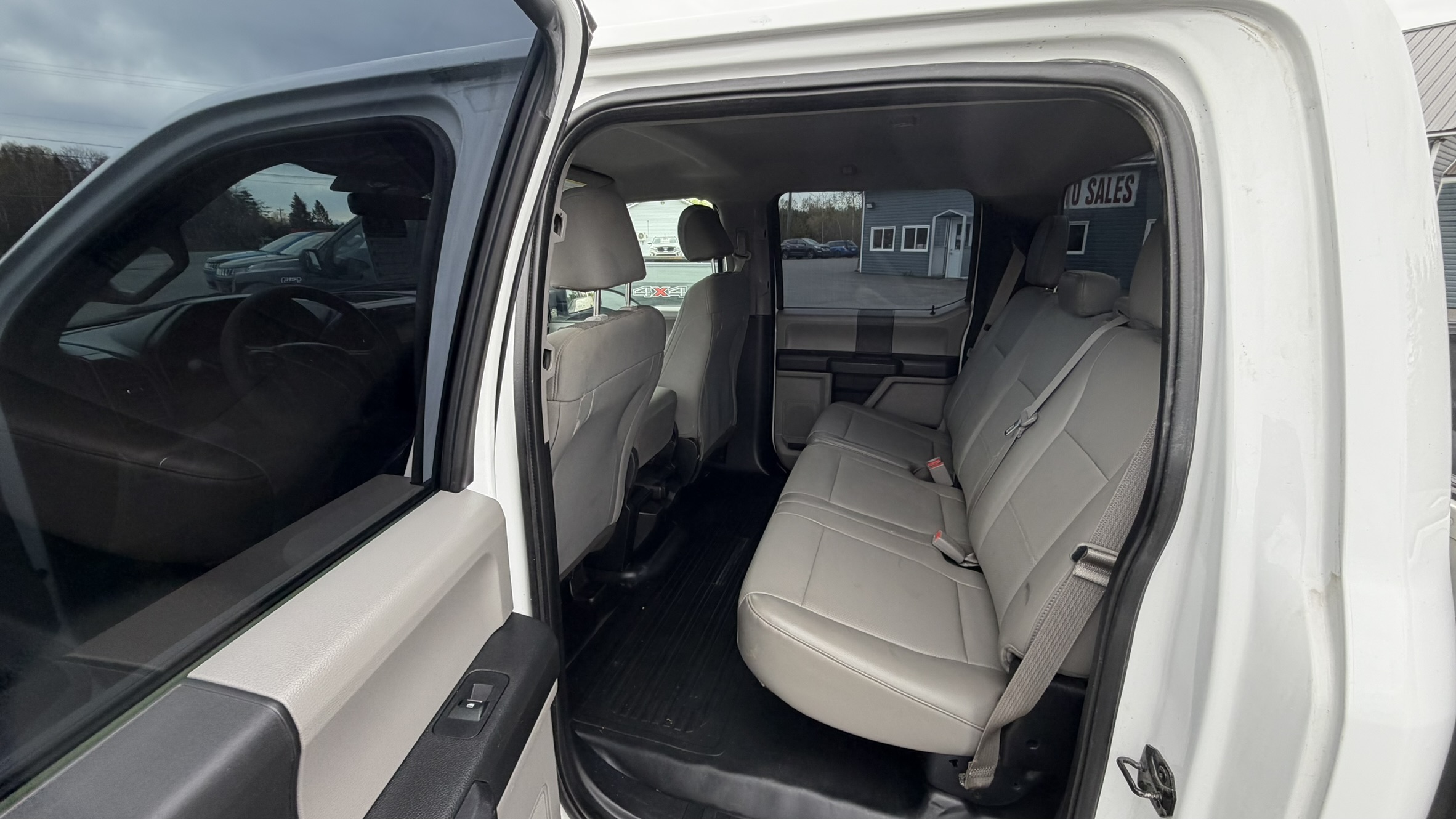Ford F-150 XL Super Crew
