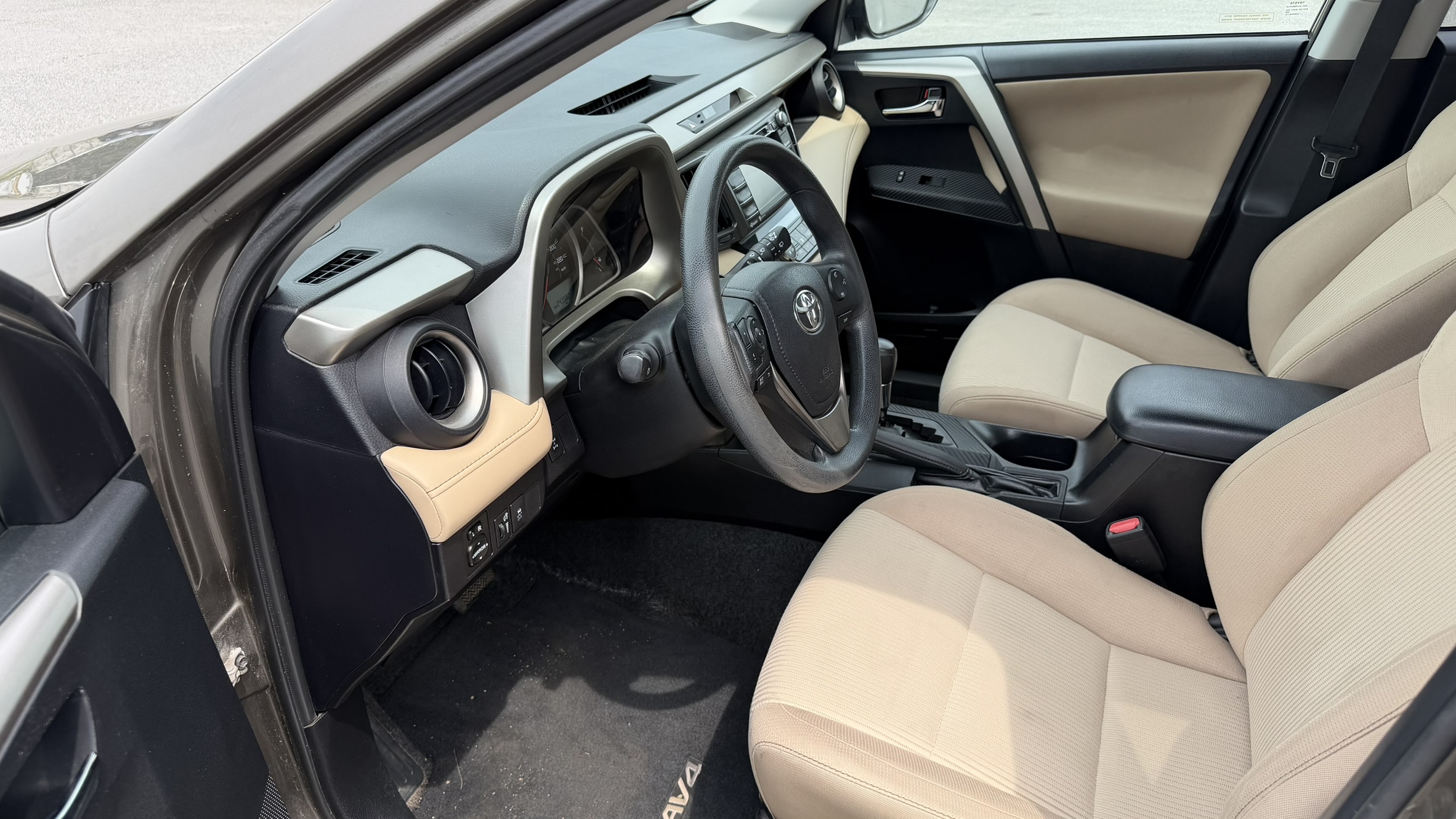TOYOTA RAV4 XLE