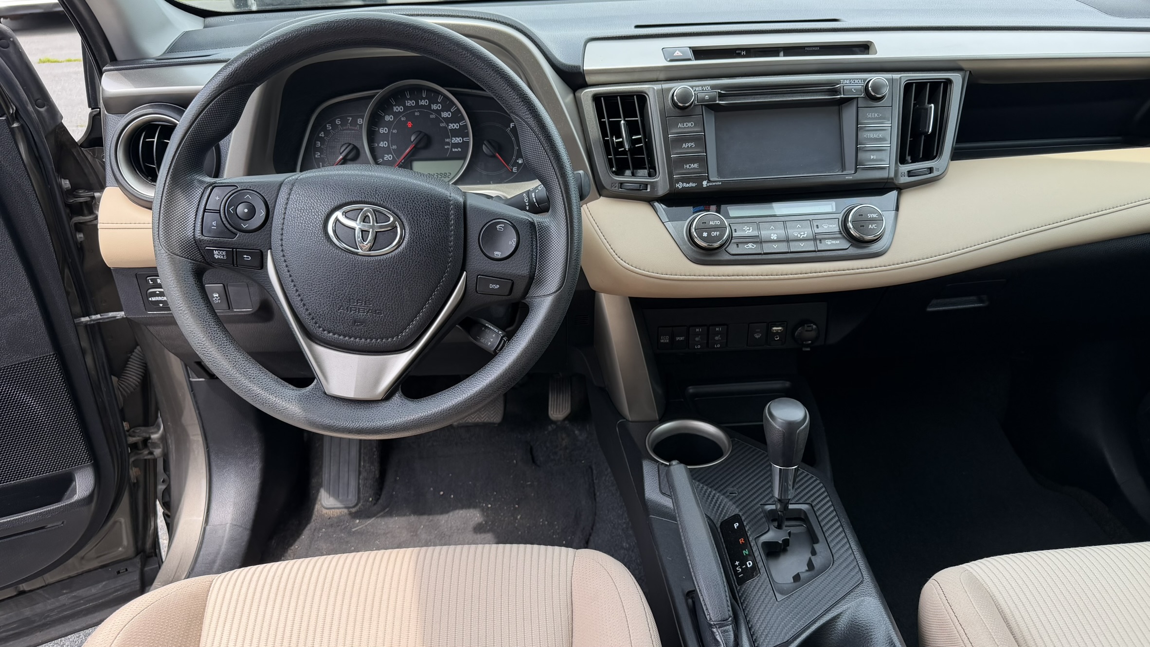 TOYOTA RAV4 XLE
