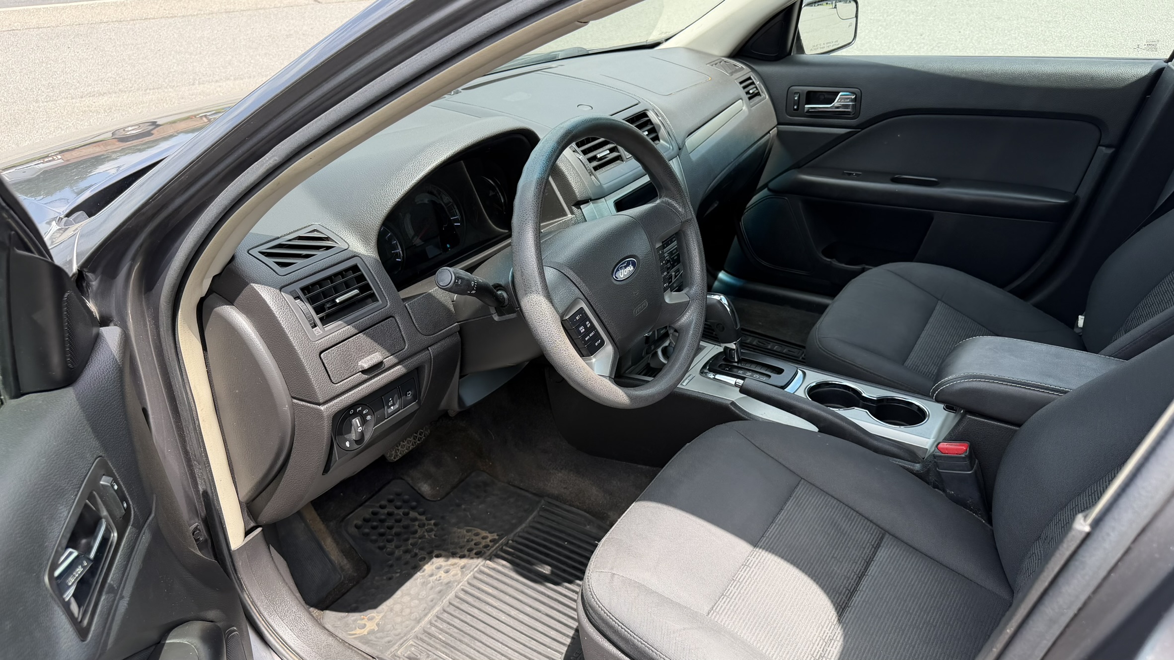 Ford Fusion SE FWD